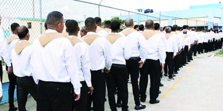 Destacan logros educativos de privados de libertad en 2024