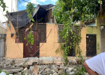 Colapso de una columna deja una niña muerta y dos con heridas de gravedad en Villa Juana