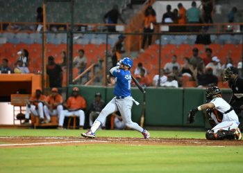 Licey se impone 2-1 a los Toros y se enfrenta este domingo a las Estrellas en lucha por primer lugar