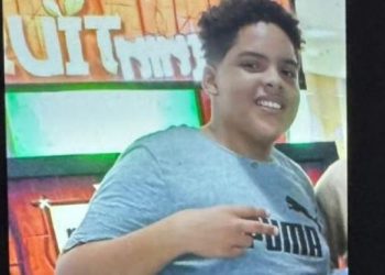 Una bala perdida le arranca la vida a un adolescente