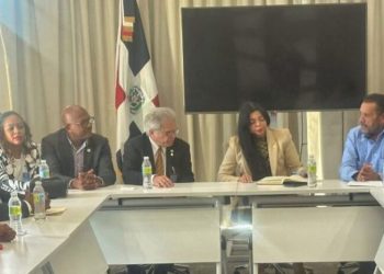 Yeni Berenice se reúne con una comisión del CMD para tratar caso de agresión a medico