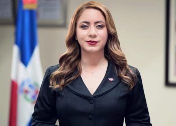 Gloria Reyes explica programa Supérate solo maneja 10% de los bonos navideños