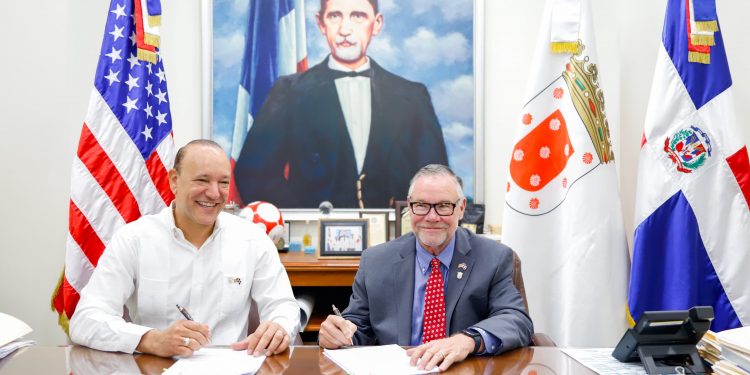 Alcaldes de Santiago y Fort Myers refuerzan lazos de cooperación y amistad