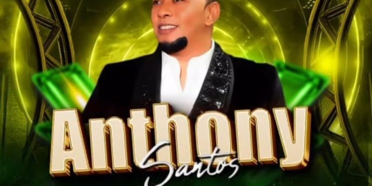 Anthony Santos en el Parque Central Santiago