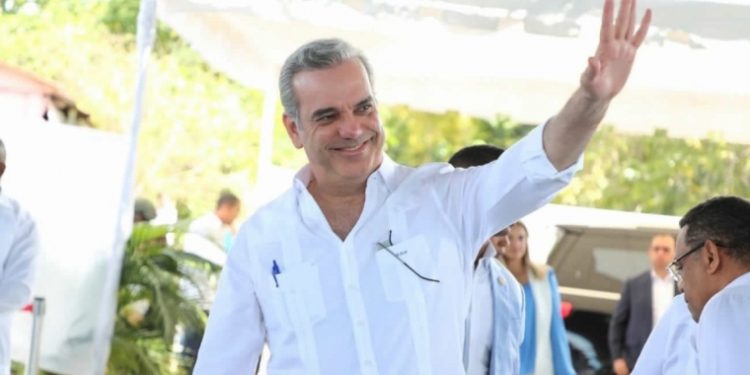 Abinader anuncia planes para mejorar la calidad de vida