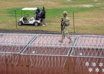 Estados Unidos envió a más de mil soldados a la frontera con México para cumplir la promesa de Trump