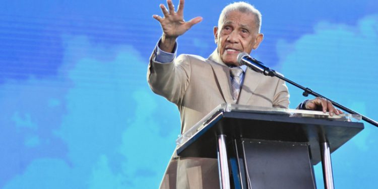 Ezequiel Molina: el pueblo está “desviado” por la “mala calidad” de pastores y sacerdotes