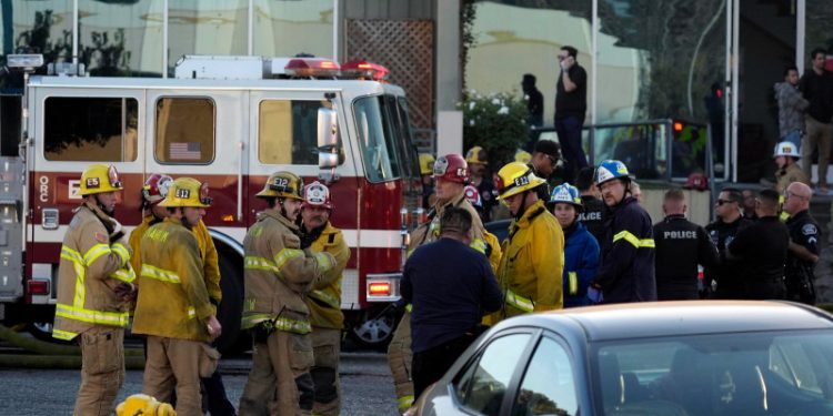 Accidente de avión deja dos muertos y 18 heridos en California