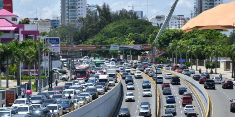 Más del 50% de los vehículos no han renovado el marbete, según la DGII