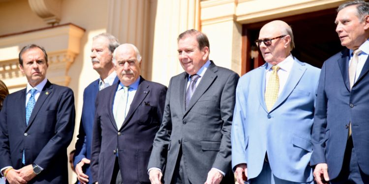 Edmundo González llega al Palacio Nacional a menos de 24 horas de la investidura de Maduro