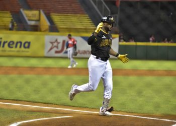 Canario la saca y las Águilas complican pase de los Leones a la Serie Final