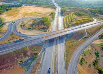Balaguer, Bosch y Peña en avenidas, metro y escuelas