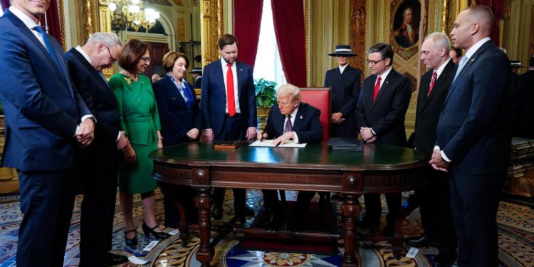 Trump hace un regreso triunfal