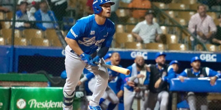 Con grand slam de Mejía y un gran relevo, Licey empata la serie final