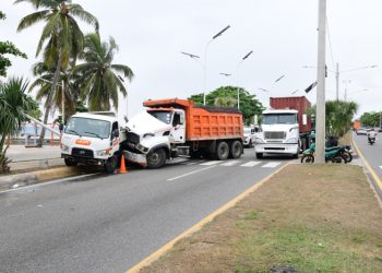 Accidente en autopista 30 de Mayo pone en evidencia violación a restricciones de tránsito