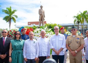Presidente Abinader rinde tributo a Juan Pablo Duarte a 212 años de su natalicio