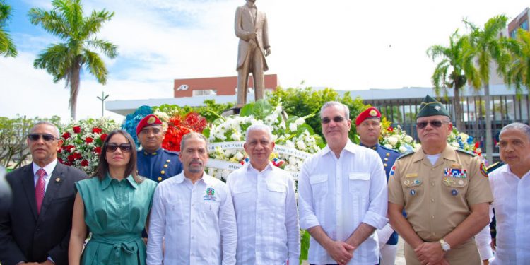 Presidente Abinader rinde tributo a Juan Pablo Duarte a 212 años de su natalicio