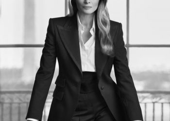 Melania Trump presenta su retrato oficial