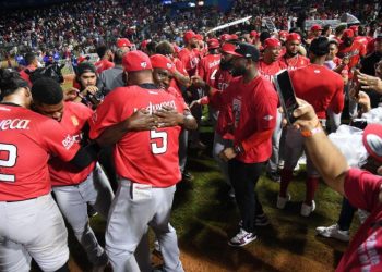 Abinader felicita a los Leones del Escogido