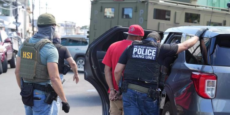 Abogados defenderán a dominicanos caen en redadas migratorias en Estados Unidos