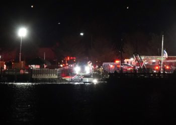 Suspenden todos los vuelos de aeropuerto de Washington tras accidente aéreo