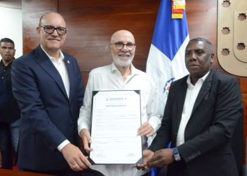 José Guillermo Sued es declarado “Hijo Distinguido” de Santiago