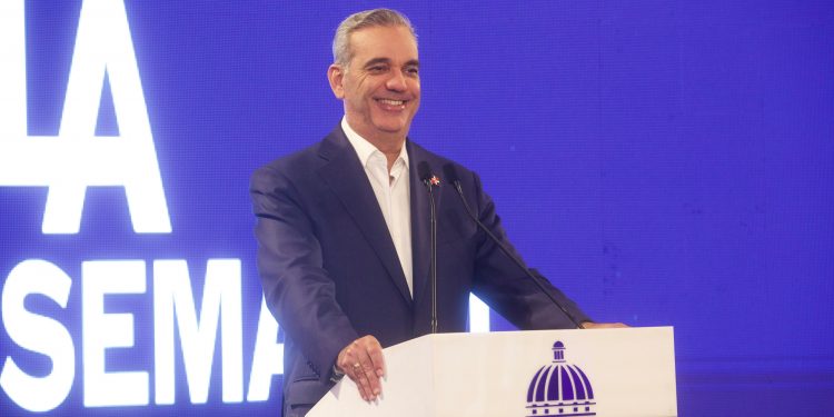 Presidente Abinader destaca en LA Semanal la inversión municipal aplicando su política de llevar el desarrollo donde vive la gente; recalca aportes especiales de RD$ 6 mil millones