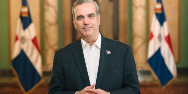 Presidente Abinader dona su salario en 2024 a causas sociales de alto impacto