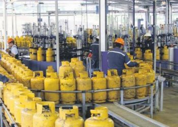 Gobierno dice hay atraso en barcos que suplen GLP, aunque “hay más de 400 mil toneladas en depósito”