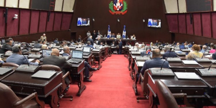 Los diputados retornan a su trabajo y abren nueva legislatura hasta julio
