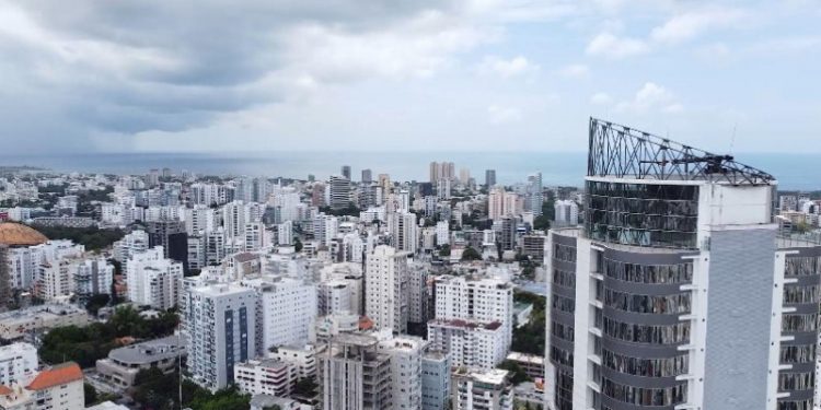 Préstamos al comercio, consumo e hipotecas bajan más de un punto