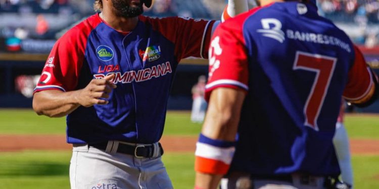 Leones del Escogido vencen 12-1 a Japan Breze y siguen invictos en la Serie del Caribe