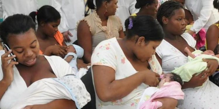 Casi 33,000 niños haitianos nacieron aquí en 2024