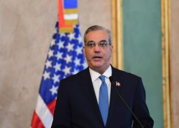 Abinader: “El que le dice a ustedes que va a venir a bajar los precios, eso es populismo barato”