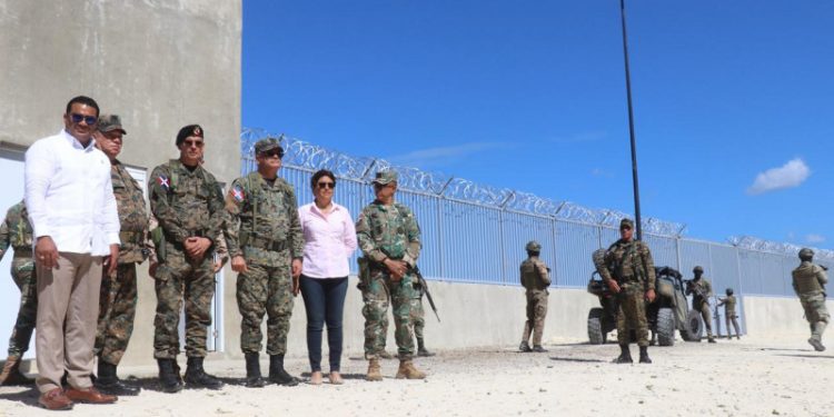 La verja perimetral no necesitará sistema eléctrico para iluminar