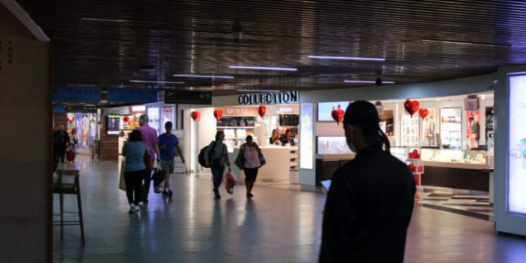 El AILA mueve aviones y a 7,500 empleados cada día