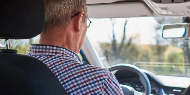 Siguen limitando a dos años la licencia de conducir a mayores de 65 años