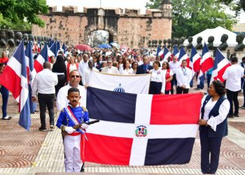 Honran a Mella en el 209 aniversario de su natalicio