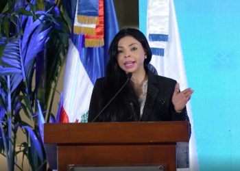 Yeni Berenice afirma corrupción jamás entrará por la puerta de su despacho