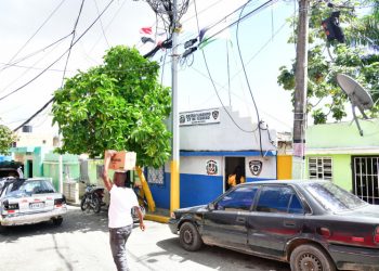 Policía asegura unidades élites patrullan en barrio 27 de Febrero