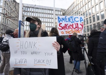 Trump inicia despidos masivos trabajadores periodo de prueba