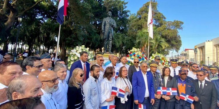 Gobernación de Santiago y Regional 08 Minerd conmemoran 181 aniversario Independencia Nacional