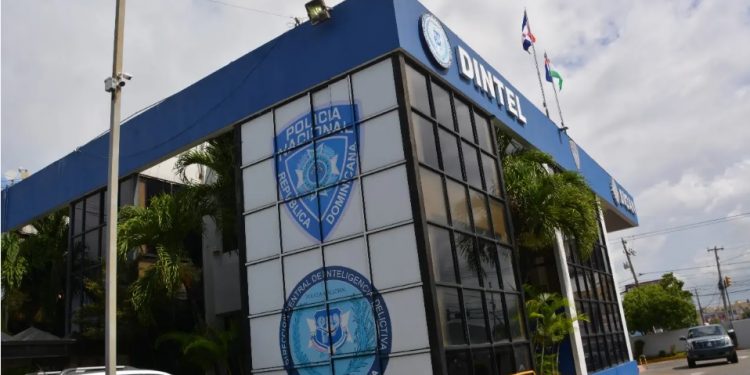 DINTEL detiene cuatro durante allanamientos en Santiago