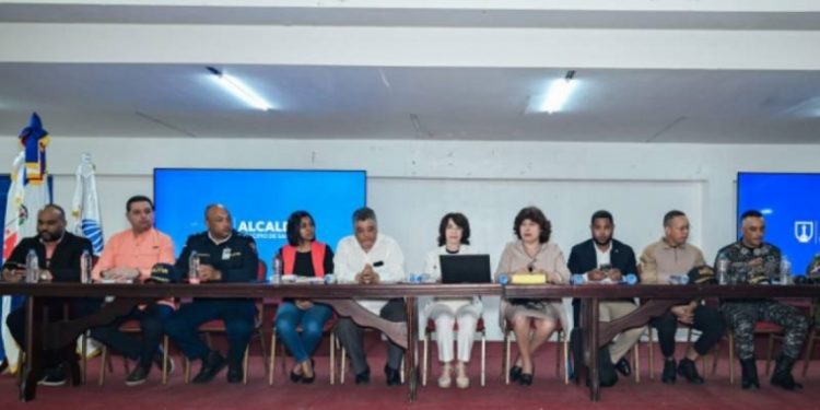 Interior y Policía da seguimiento a la Mesa de Seguridad de Santiago