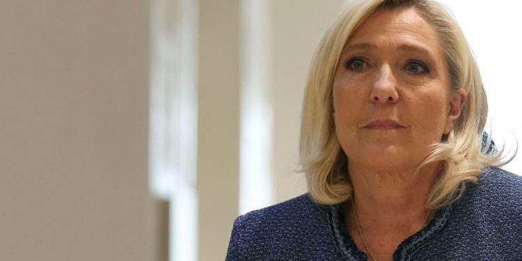 Le Pen, condenada a prisión e inhabilitada durante cinco años para cargo público