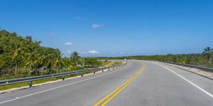 Conductores transitan con temor en autopista del Coral