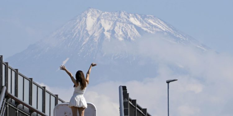 Expertos de Japón alertan sobre posible erupción del Monte Fuji