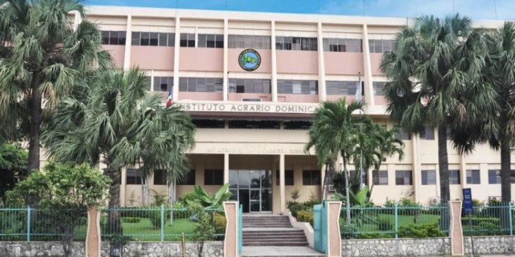 Dictan tres meses de prisión contra tres hombres que expedían títulos de propiedad falsos del IAD