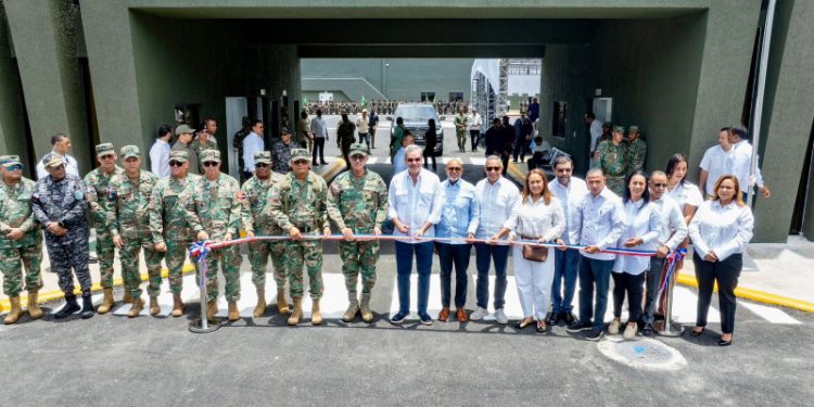 Ejército de la República: Abinader asciende varios coroneles a generales