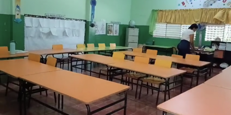 Un profesor y su hija fueron los muertos en accidente de Puerto Plata; ADP suspende docencia